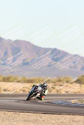 media/Dec-07-2025-CVMA (Sun) [[3e7d2de5dc]]/Race 18-Formula Twins-Formula 40 UL/